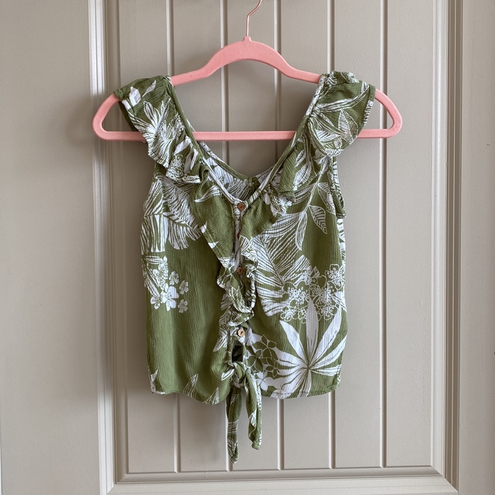 Casual Women’s Crop Top Size Small